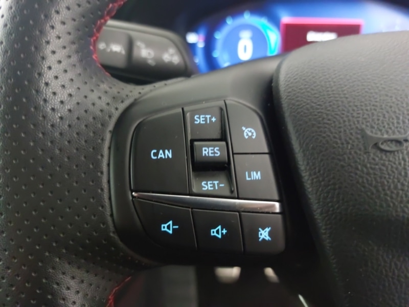 Used Ford Focus 2023 for sale - 76431604: Photo 12