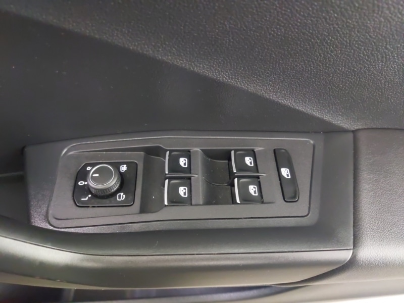 Used Volkswagen T-Roc 2019 for sale - 76387823: Photo 19