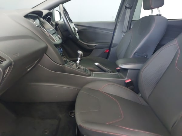 Used Ford Focus 2017 for sale - 76238077: Photo 5