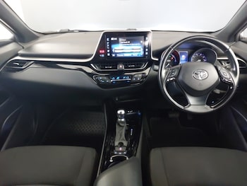 Used Toyota C-HR 2019 for sale - 79525464: Photo