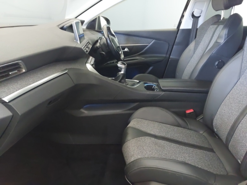 Used Peugeot 3008 2018 for sale - 76779392: Photo 5