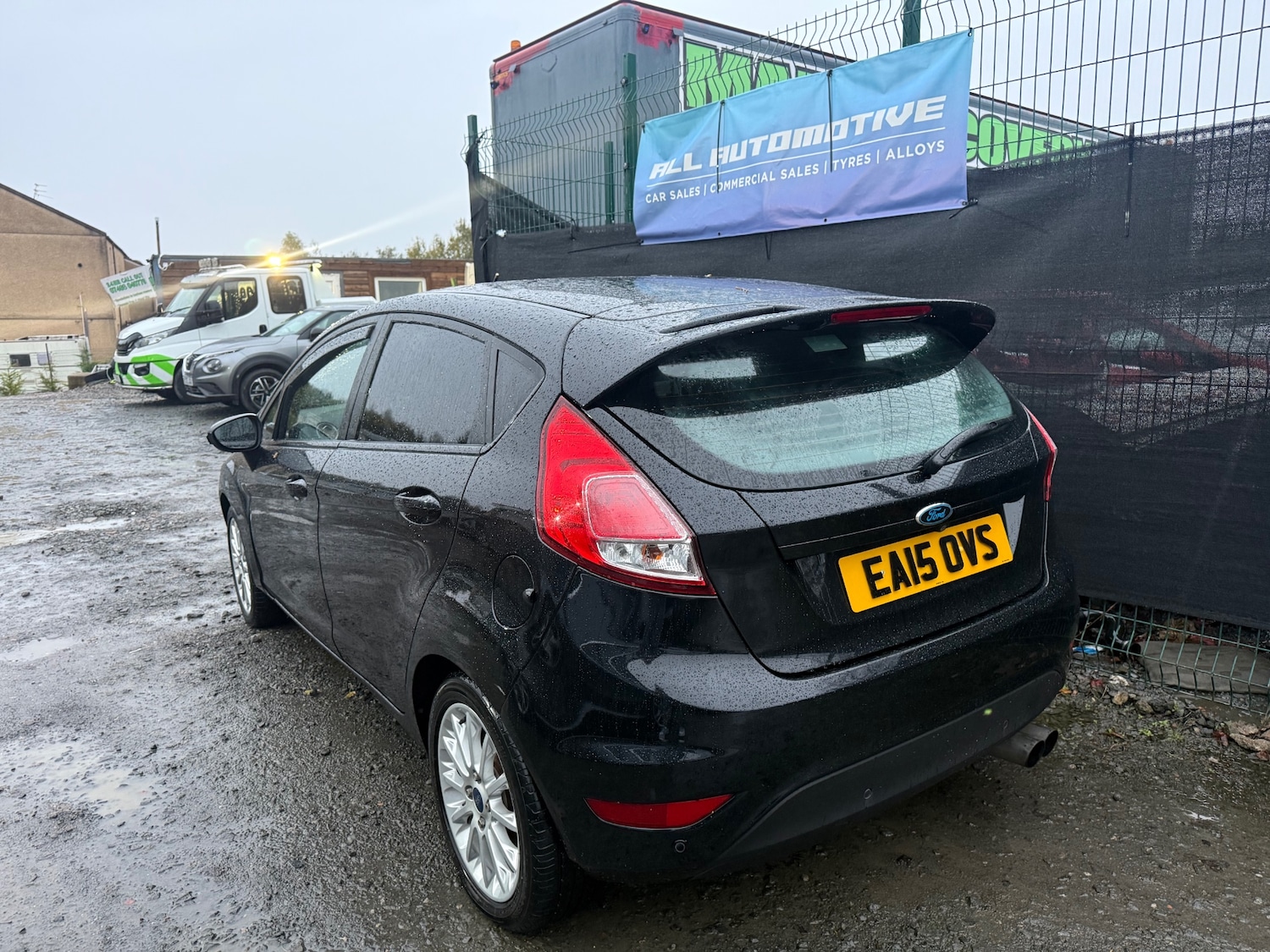 Used Ford Fiesta 2015 for sale - 76418529: Photo 3