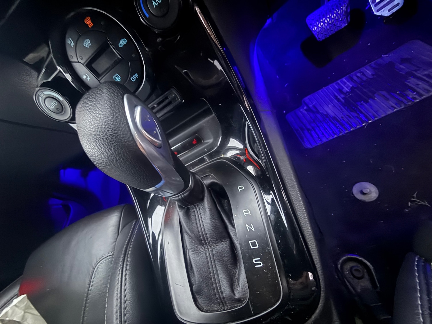 Used Ford Fiesta 2015 for sale - 76418529: Photo 7