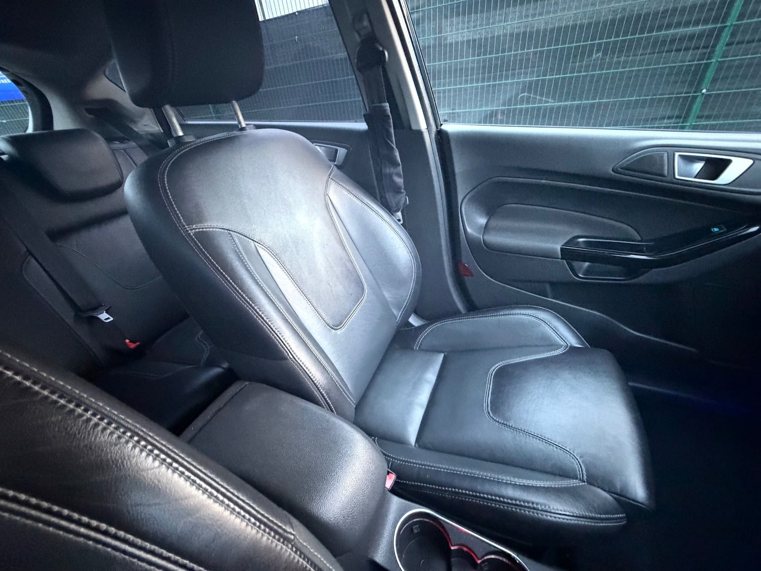 Used Ford Fiesta 2015 for sale - 77620689: Photo 11