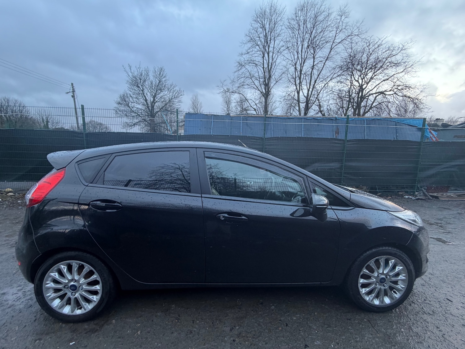 Used Ford Fiesta 2015 for sale - 77620689: Photo 2