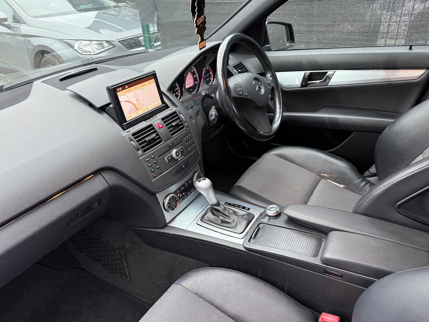 Used Mercedes-Benz C Class 2011 for sale - 76375459: Photo 8