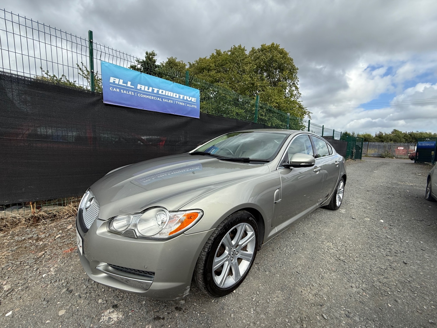 Used Jaguar XF 2010 for sale - 76375586: Photo 1