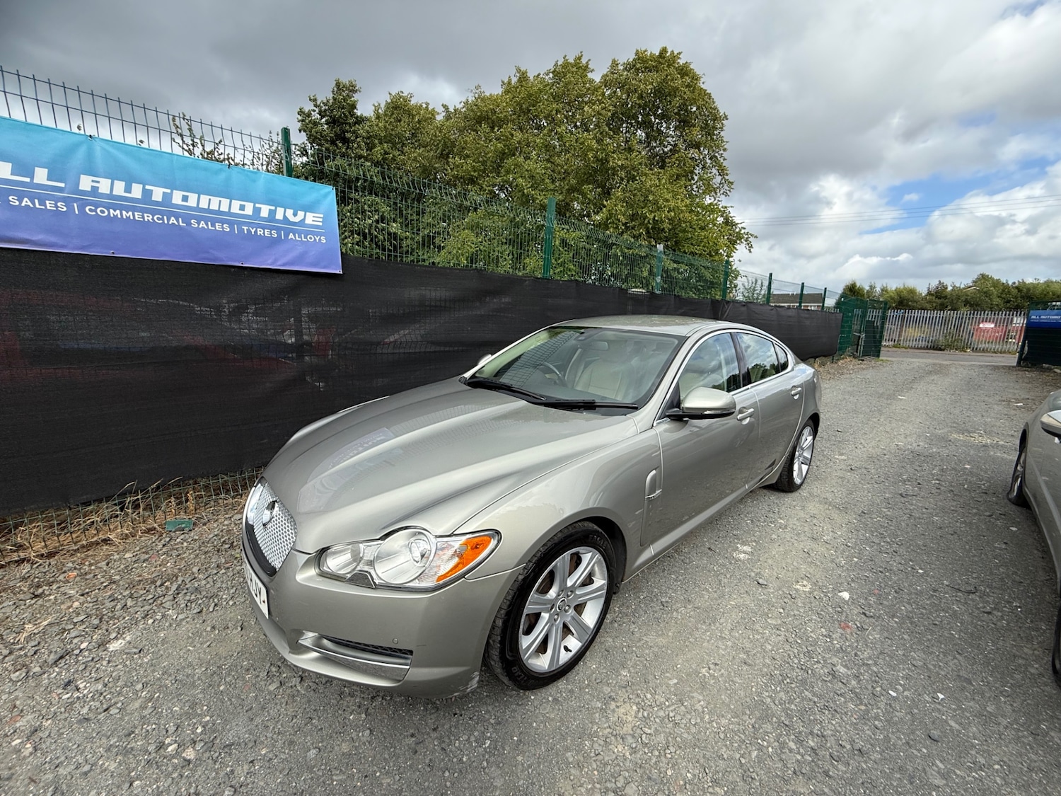 Used Jaguar XF 2010 for sale - 76375586: Photo 2