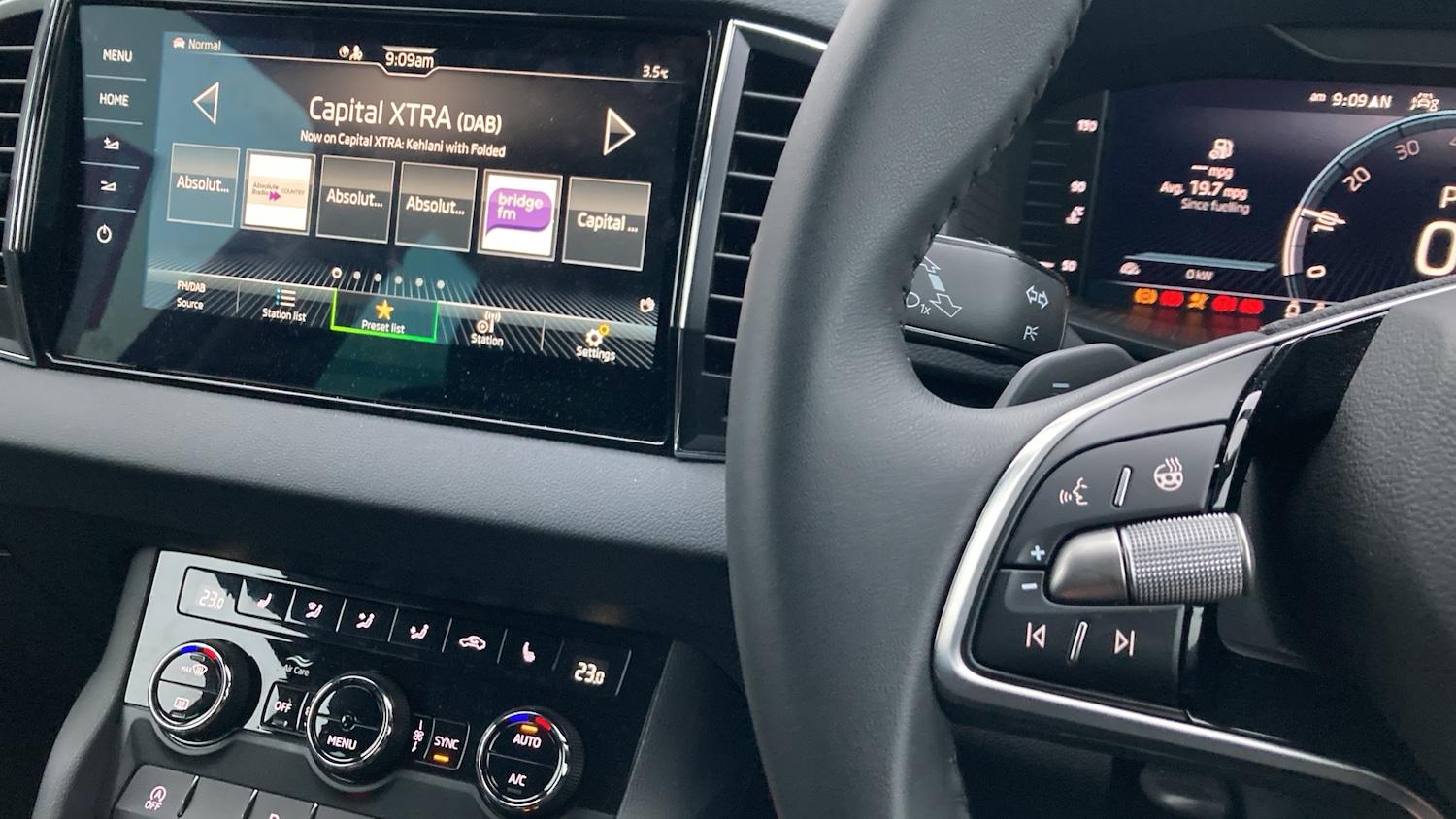 Used Skoda Karoq 2025 for sale - 77450227: Photo 17