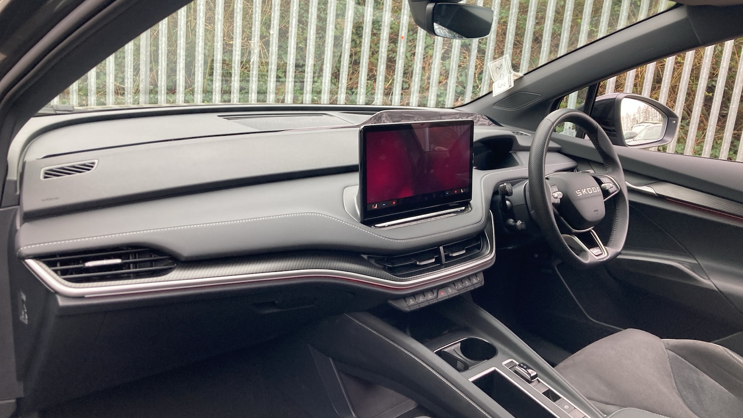 Used Skoda Enyaq 2025 for sale - 78000745: Photo 2