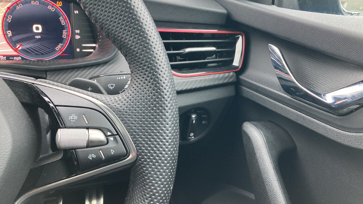 Used Skoda Kamiq 2025 for sale - 77818683: Photo 18