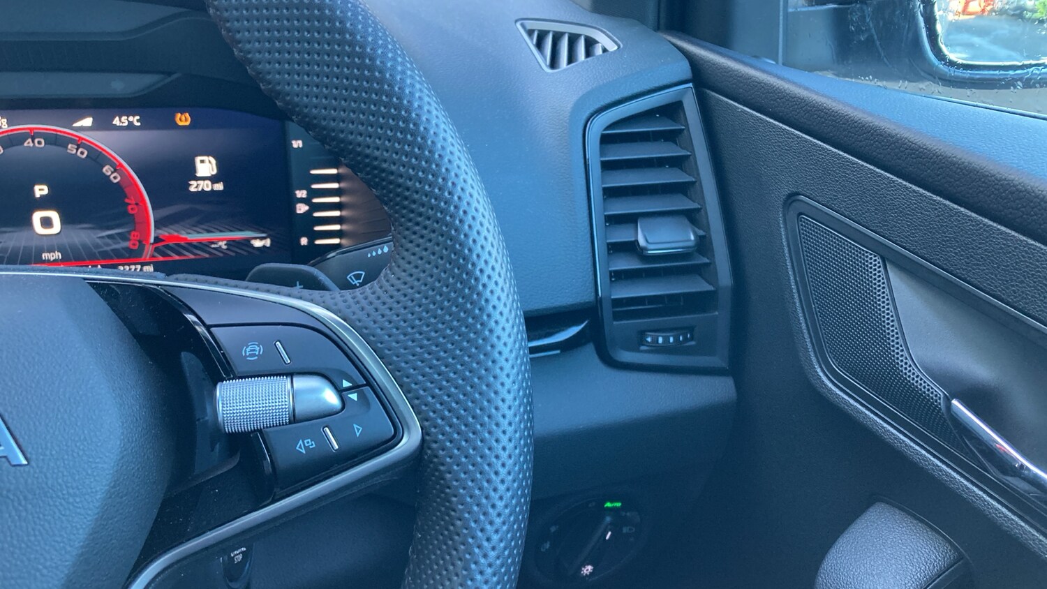 Used Skoda Karoq 2025 for sale - 77930498: Photo 18