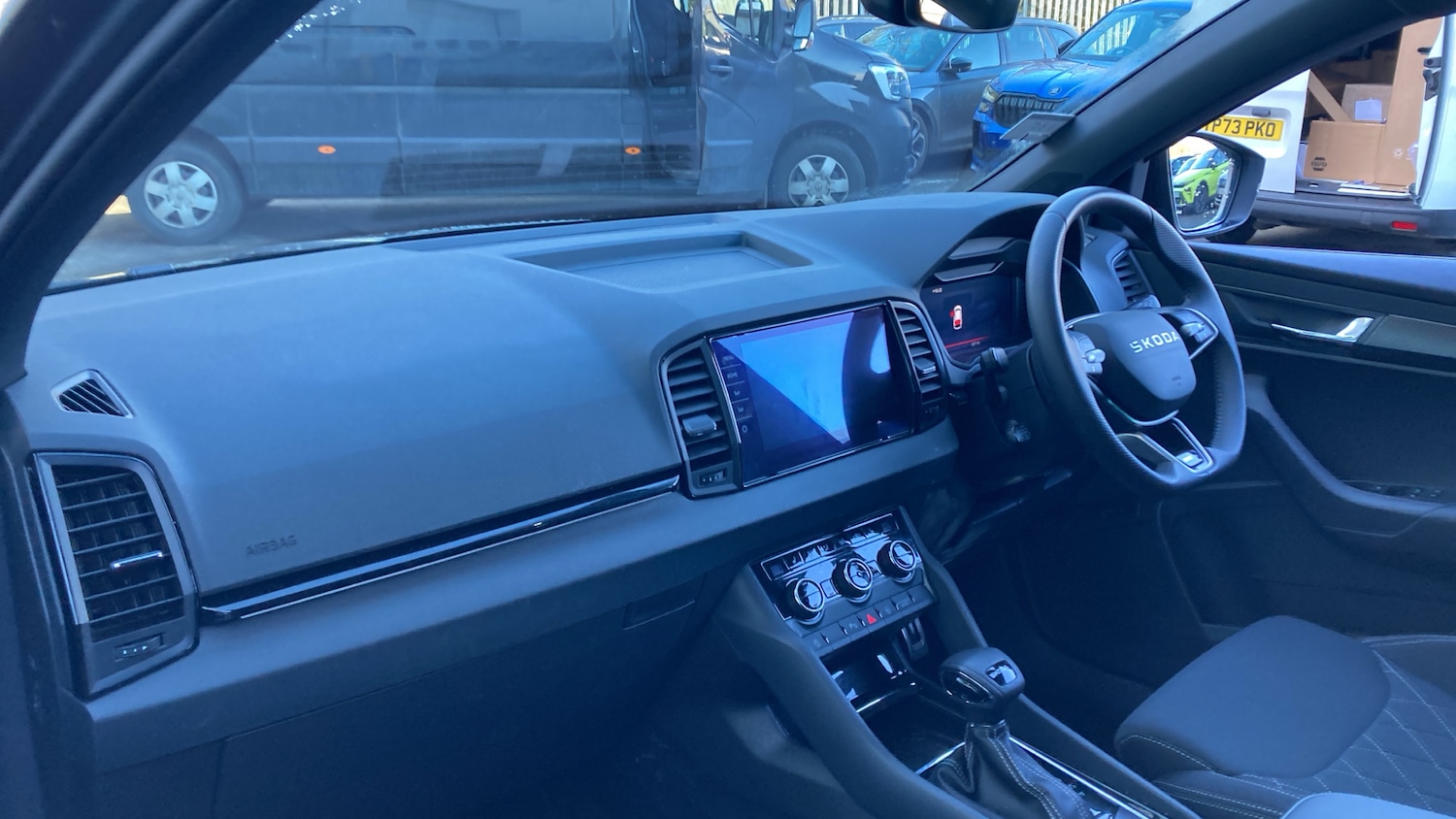 Used Skoda Karoq 2025 for sale - 77930498: Photo 2