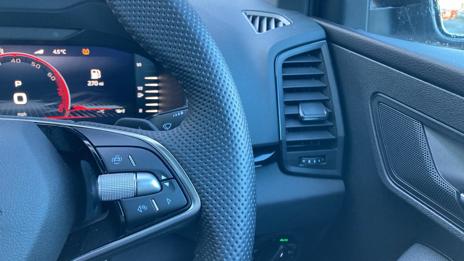 Used Skoda Karoq 2025 for sale - 77930498: Photo 23