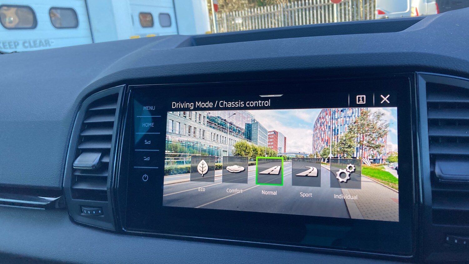 Used Skoda Karoq 2025 for sale - 77930498: Photo 25