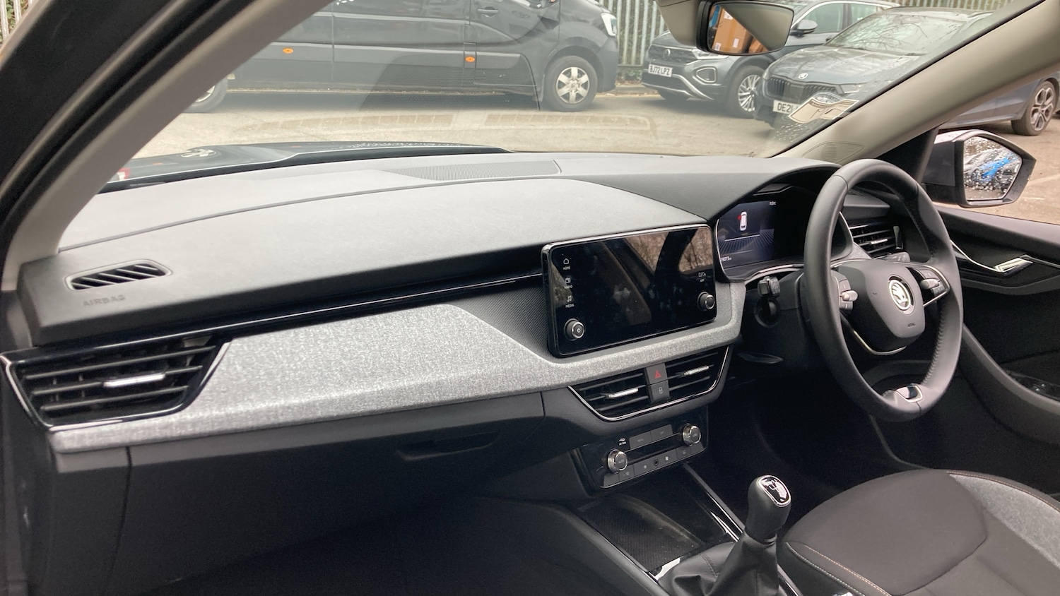 Used Skoda Kamiq 2024 for sale - 78067399: Photo 2