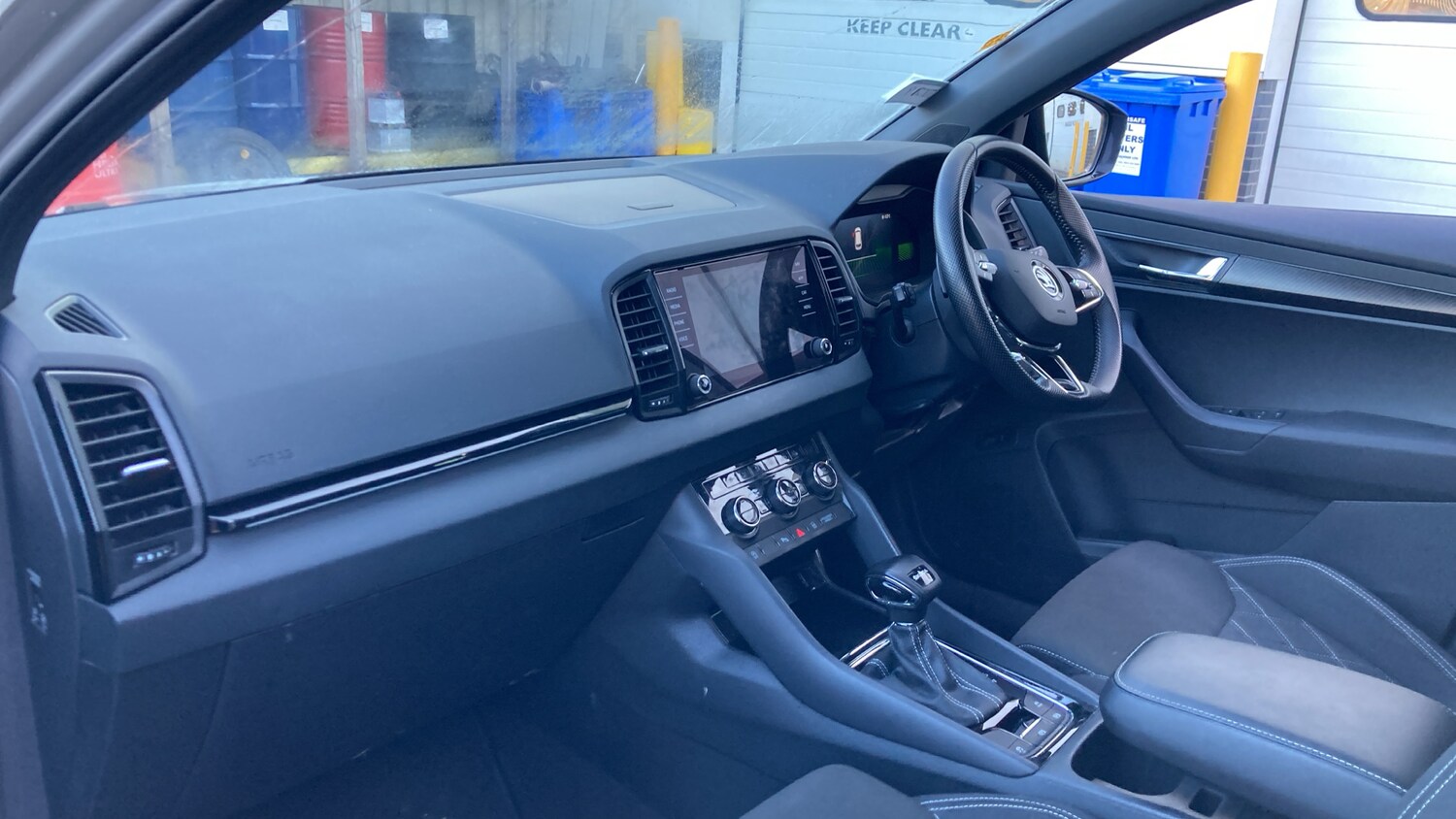 Used Skoda Karoq 2023 for sale - 76640782: Photo 2