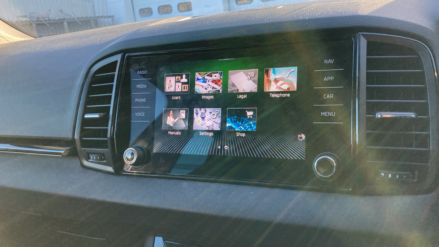 Used Skoda Karoq 2023 for sale - 76640782: Photo 25