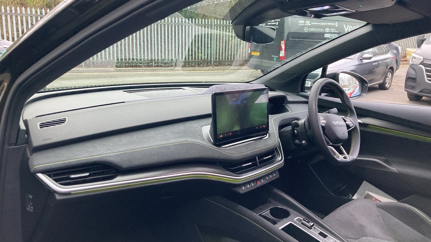 Used Skoda Enyaq 2025 for sale - 77063824: Photo 2