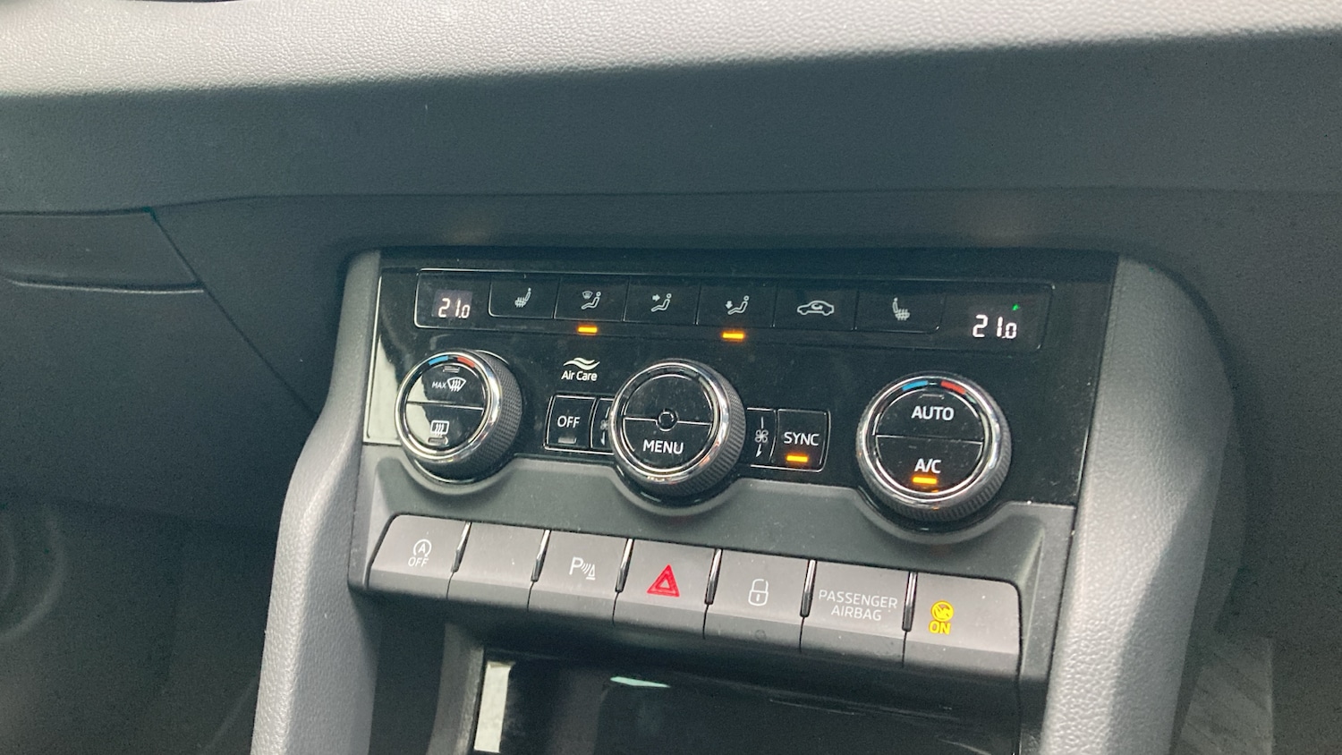 Used Skoda Karoq 2025 for sale - 77848770: Photo 13