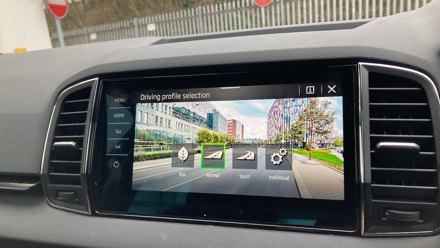 Used Skoda Karoq 2025 for sale - 77848770: Photo 25