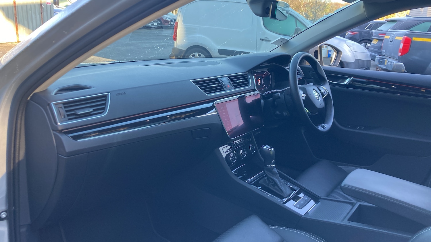 Used Skoda Superb 2022 for sale - 76722685: Photo 2