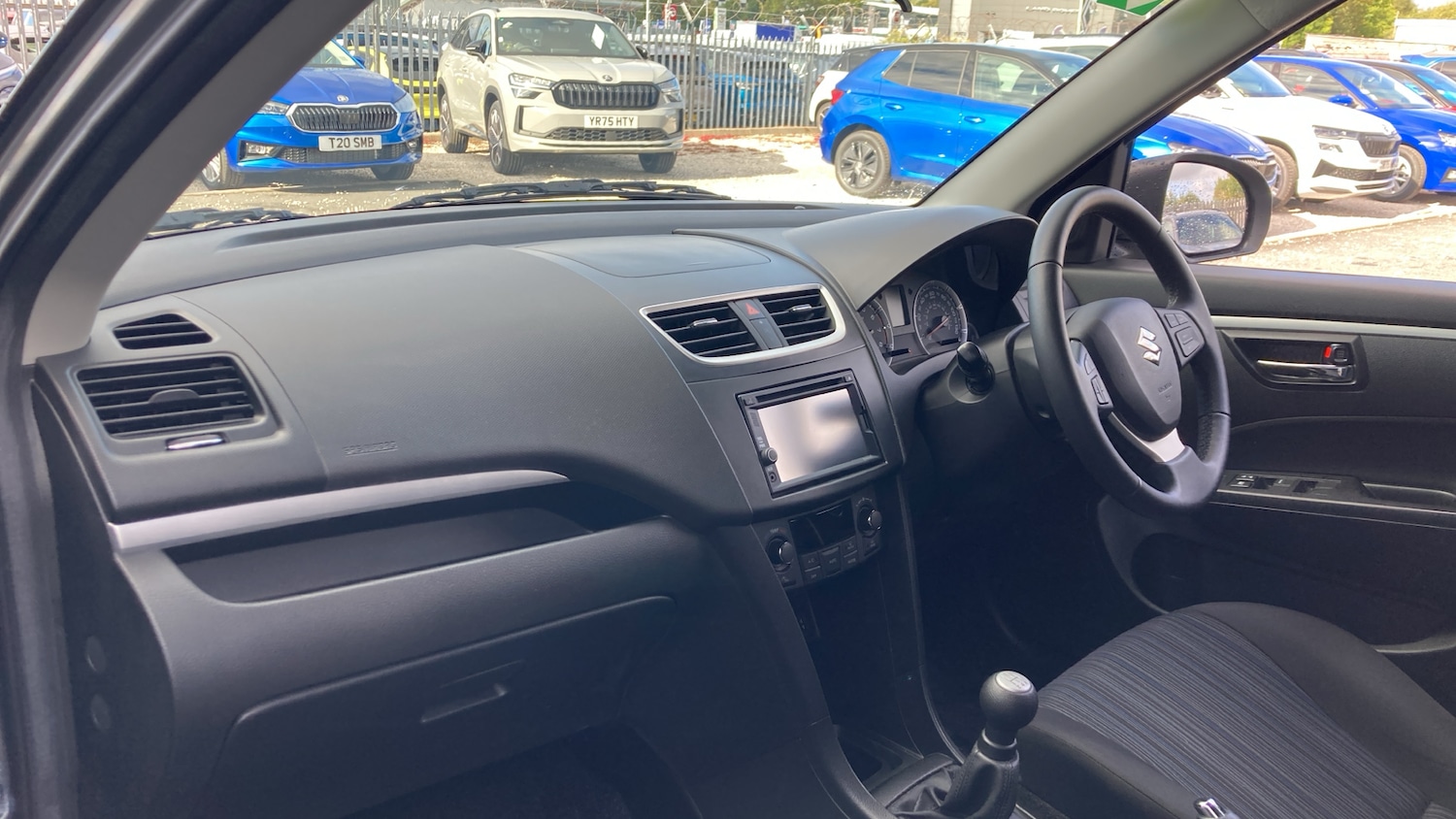 Used Suzuki Swift 2016 for sale - 76006667: Photo 2