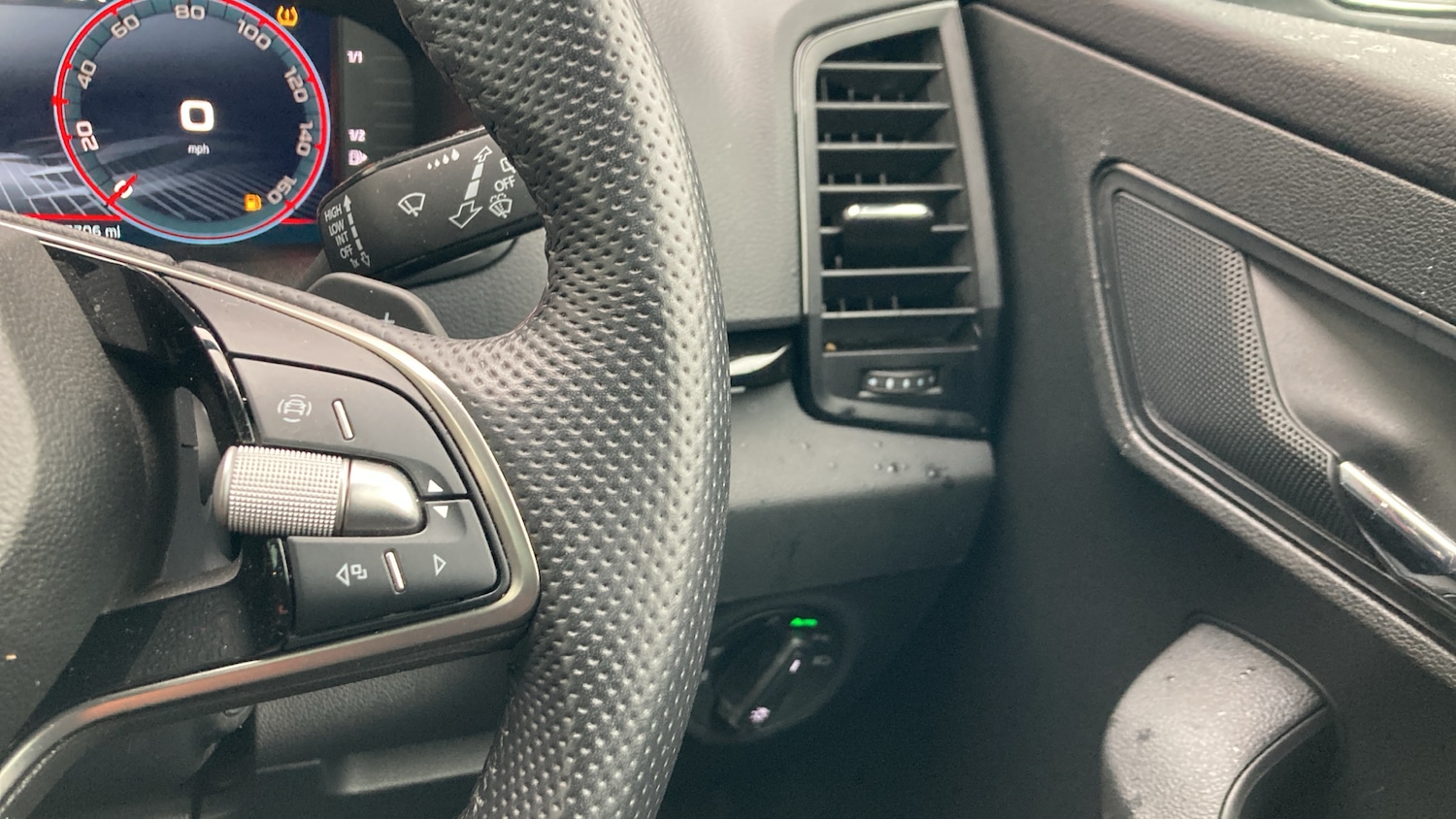 Used Skoda Karoq 2024 for sale - 77274745: Photo 18