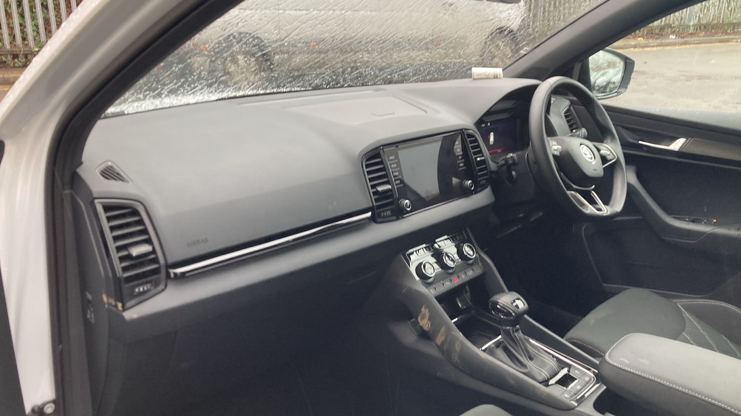 Used Skoda Karoq 2024 for sale - 77274745: Photo 2