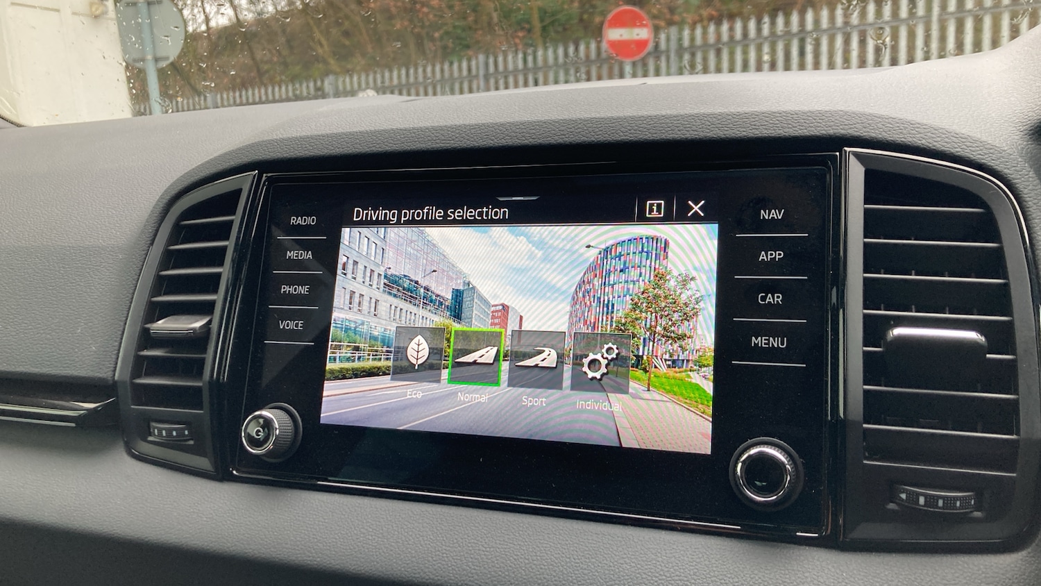 Used Skoda Karoq 2024 for sale - 77274745: Photo 24