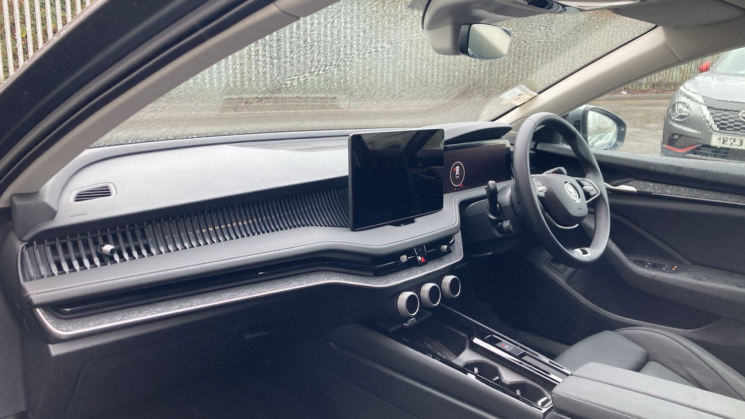 Used Skoda Superb 2024 for sale - 77350304: Photo 2