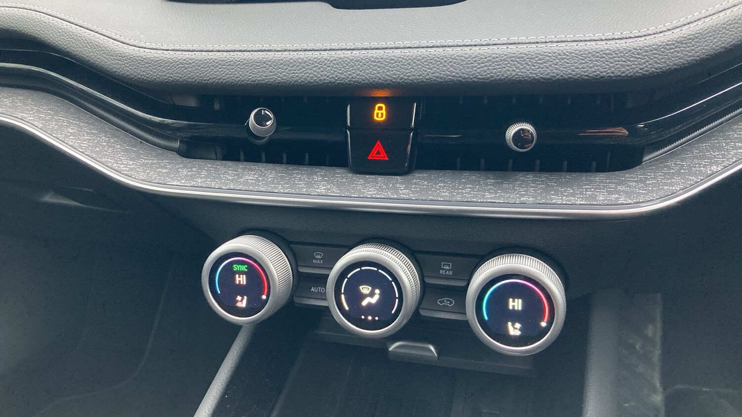 Used Skoda Superb 2024 for sale - 77350304: Photo 24