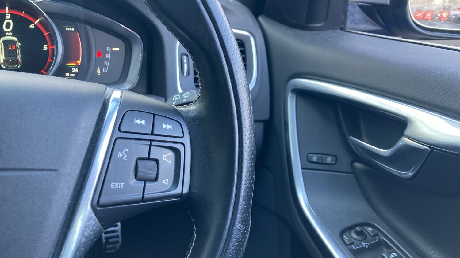 Used Volvo V60 2017 for sale - 77744194: Photo 22