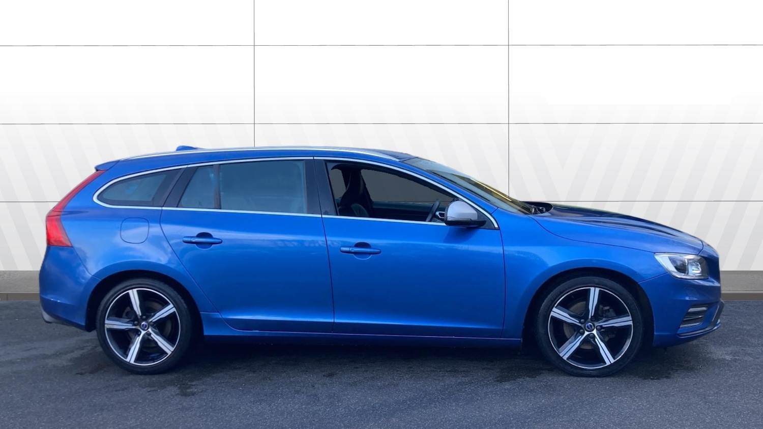 Used Volvo V60 2017 for sale - 77744194: Photo 5