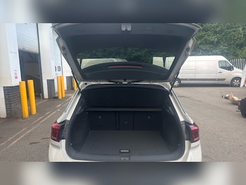 Used Volkswagen T-Roc 2022 for sale - 79241165: Photo