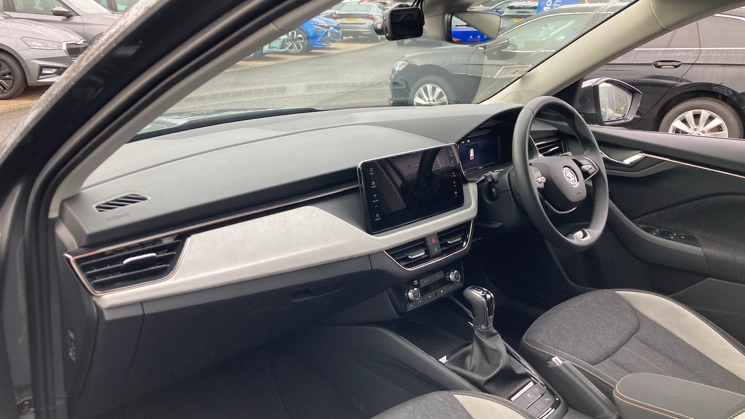 Used Skoda Kamiq 2024 for sale - 76337921: Photo 2