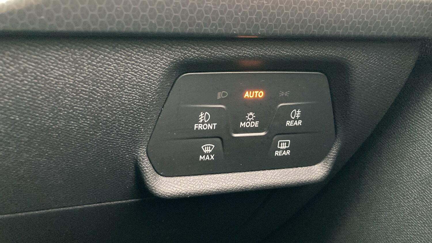 Used SEAT Leon 2021 for sale - 76319997: Photo 24