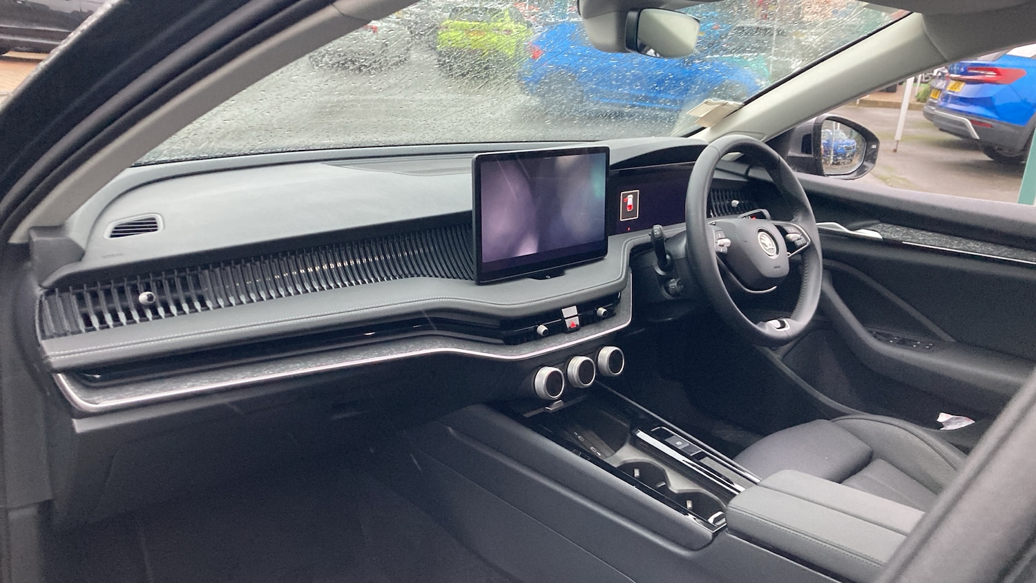 Used Skoda Superb 2024 for sale - 77883816: Photo 2