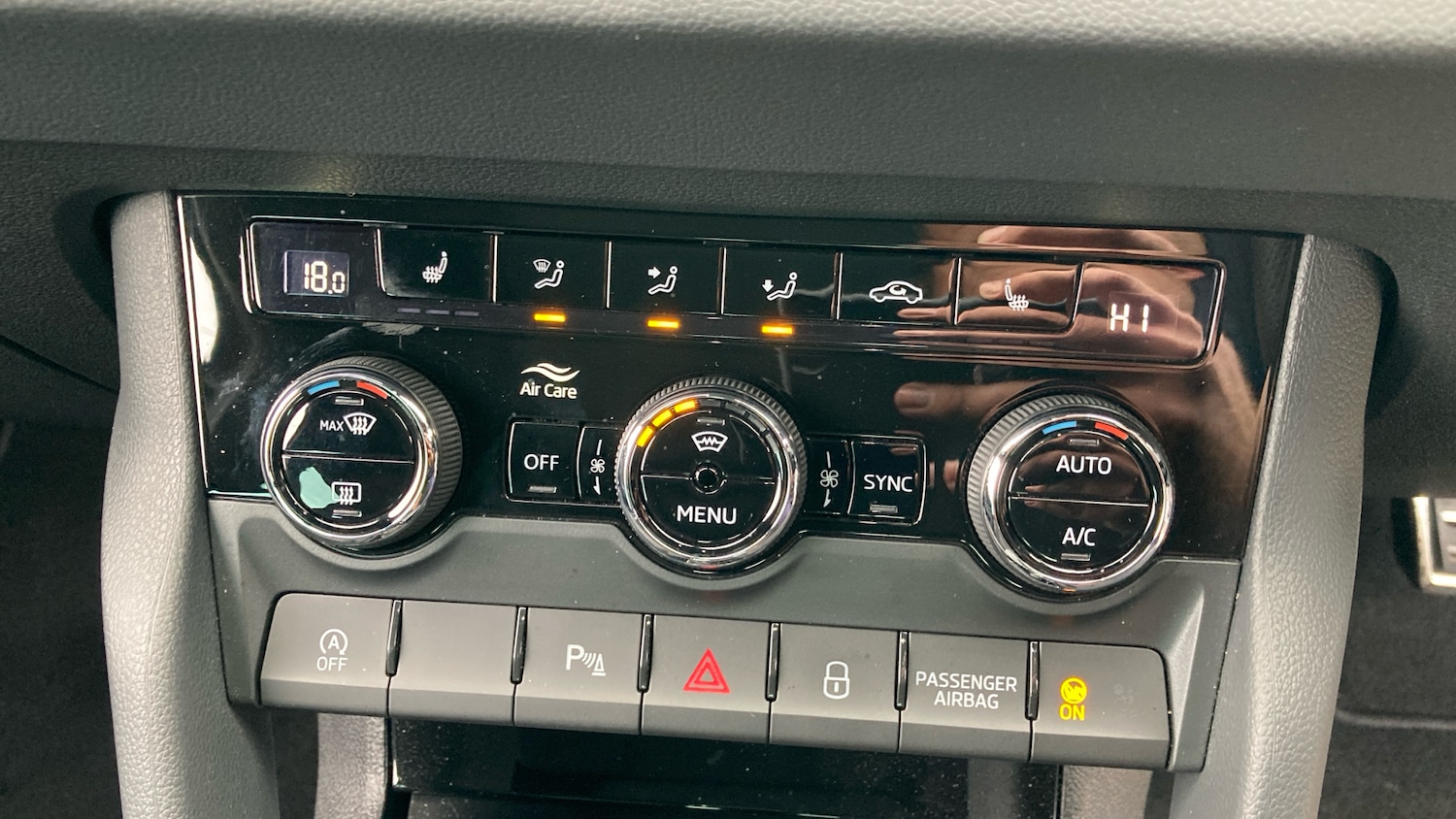 Used Skoda Karoq 2025 for sale - 76504872: Photo 13