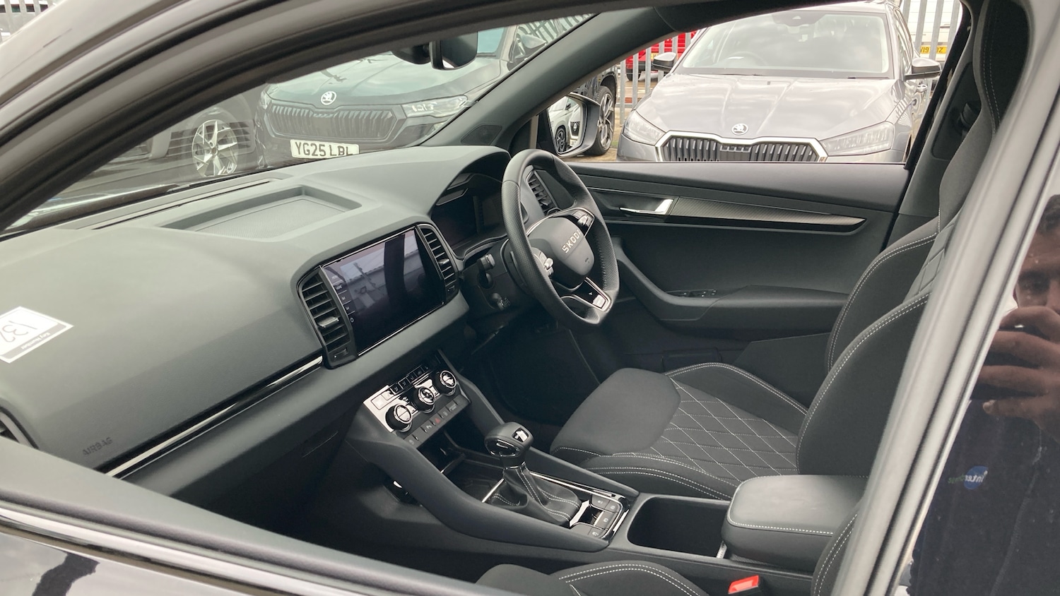 Used Skoda Karoq 2025 for sale - 76504872: Photo 2