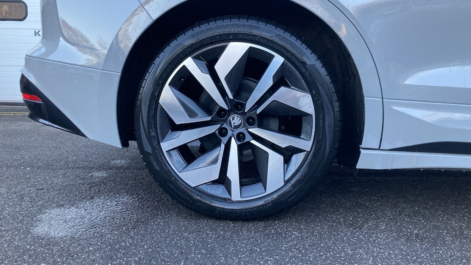 Used Skoda Enyaq 2025 for sale - 77650161: Photo 5