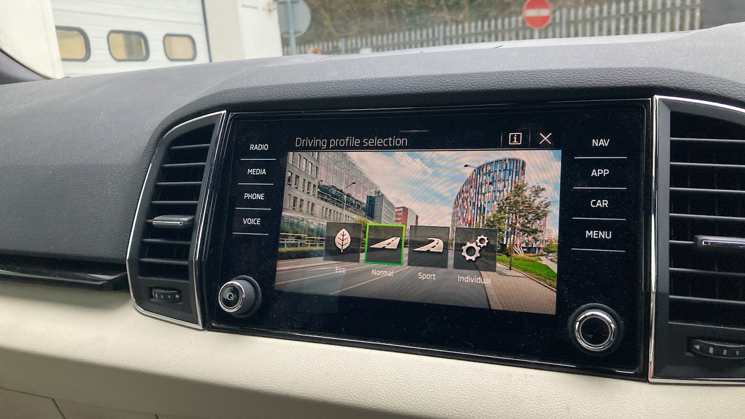 Used Skoda Karoq 2022 for sale - 77450226: Photo 24