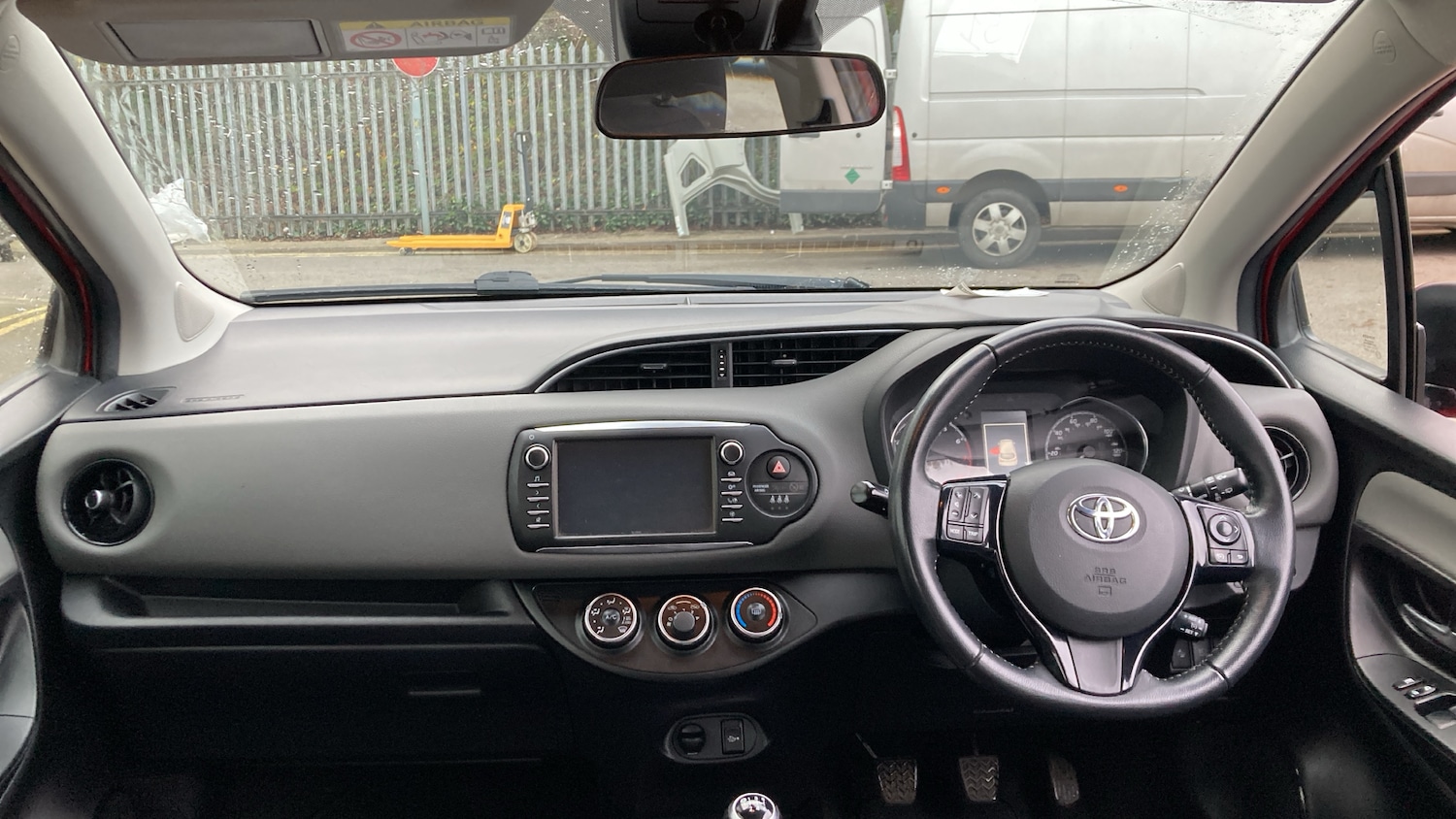 Used Toyota Yaris 2017 for sale - 77083271: Photo 10