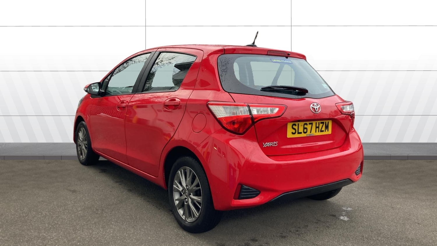 Used Toyota Yaris 2017 for sale - 77083271: Photo 2