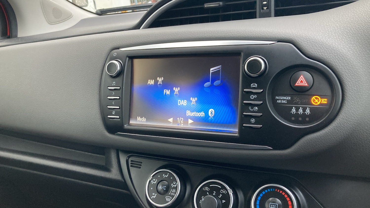 Used Toyota Yaris 2017 for sale - 77083271: Photo 29