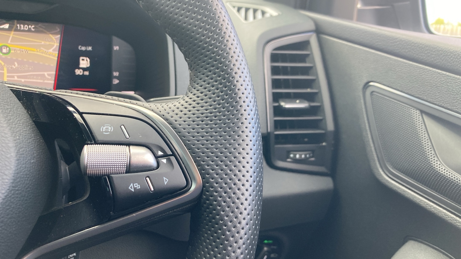 Used Skoda Karoq 2025 for sale - 75665298: Photo 23