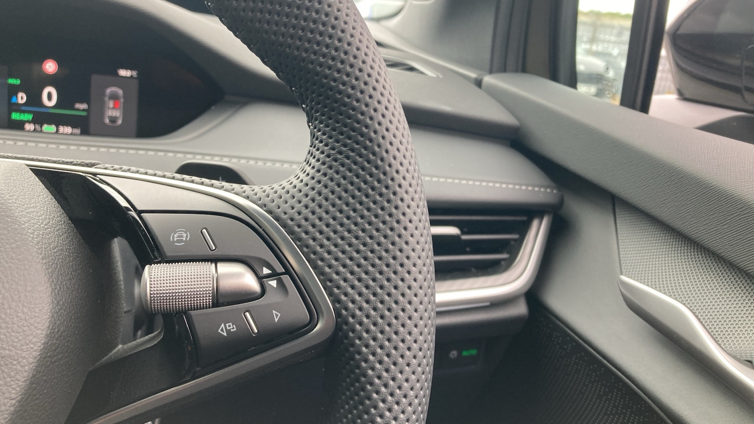 Used Skoda Enyaq 2025 for sale - 76531292: Photo 18