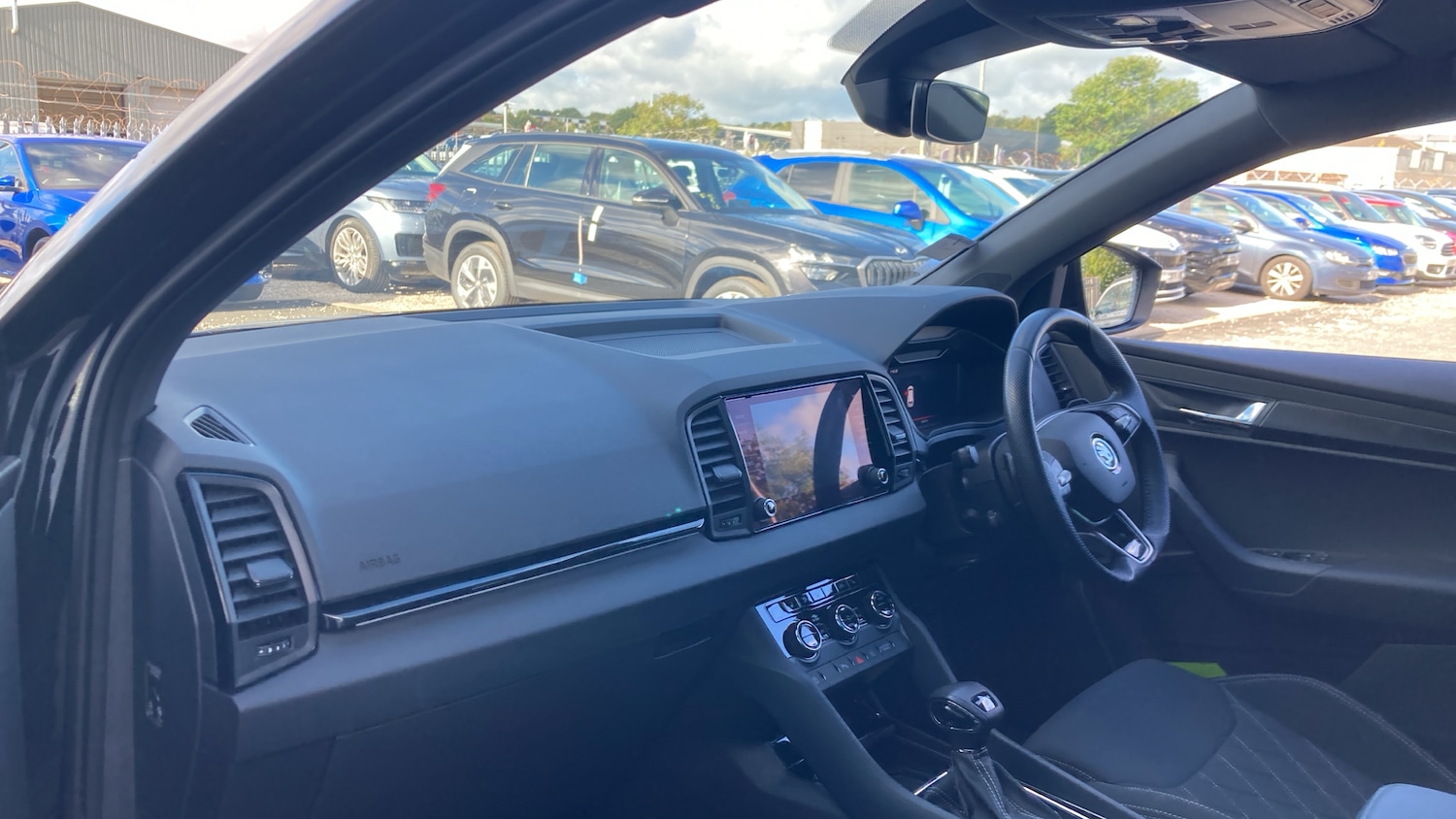 Used Skoda Karoq 2024 for sale - 75922432: Photo 2