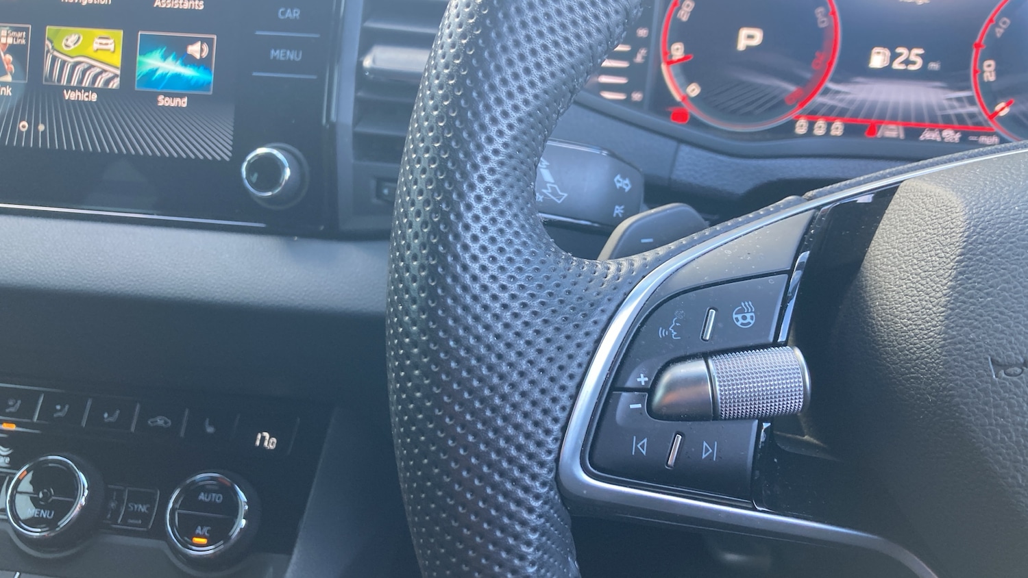 Used Skoda Karoq 2024 for sale - 75922432: Photo 22