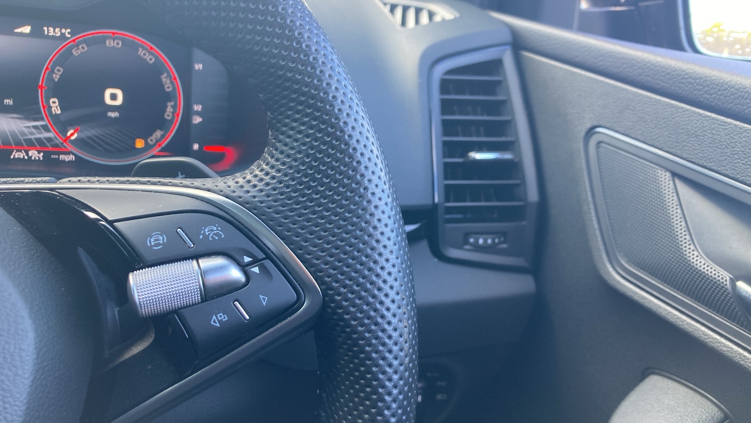 Used Skoda Karoq 2024 for sale - 75922432: Photo 23